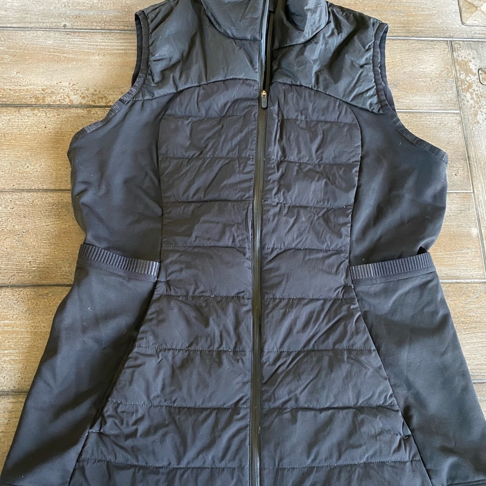 🔥LULULEMON VEST🔥 Great Condition!! Size M